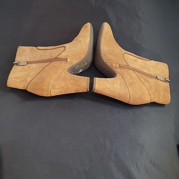 BRAND NEW ANNE KLEIN IFLEX ROUND TOE SUEDE BLOCK HEEL BOOTIES - Picture 11 of 16